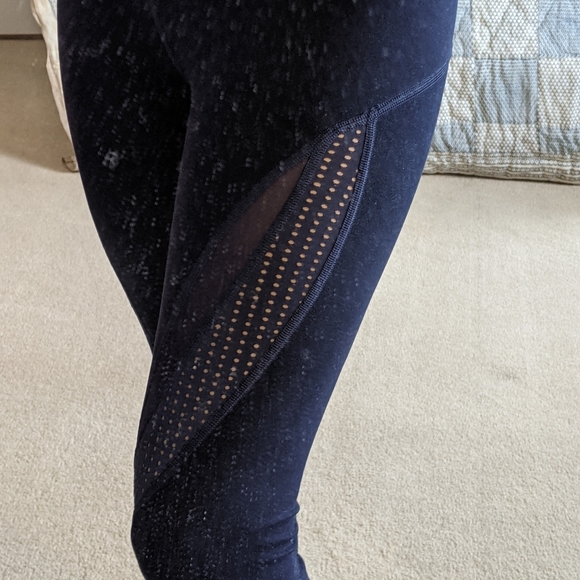 Women's high waisted navy Aerie leggings - Picture 3 of 5